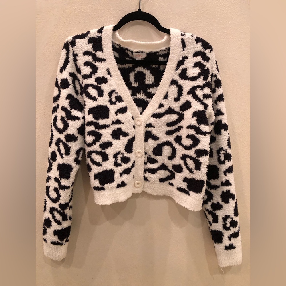 Black and white animal print cropped sweater size large NWOT